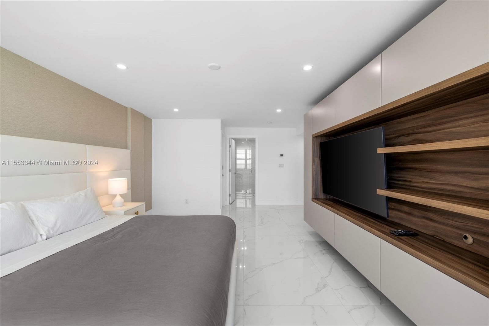 A11553344 — Miami Beach — 39