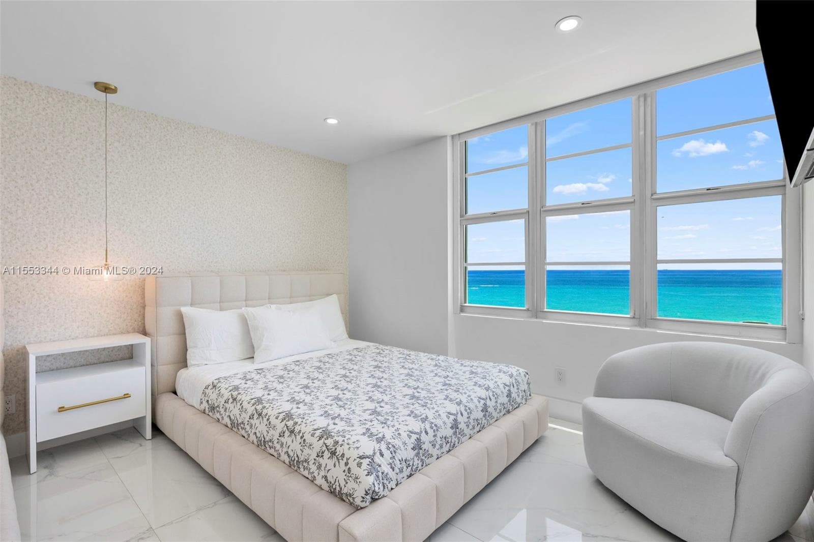A11553344 — Miami Beach — 29