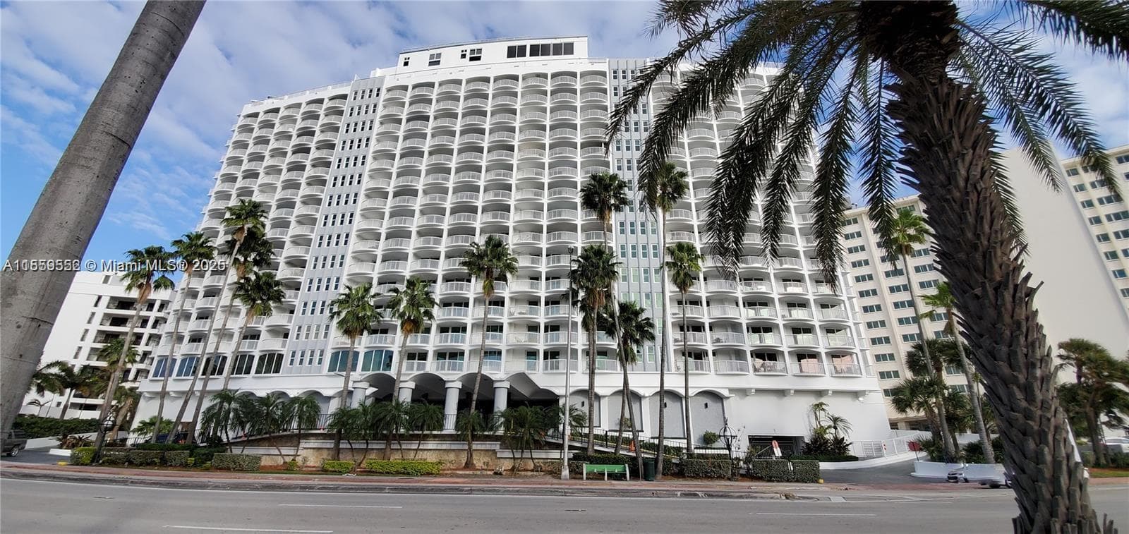 A11559552 — Miami Beach