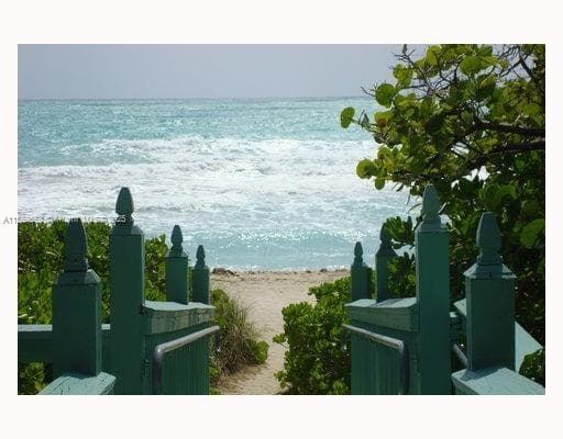 A11559552 — Miami Beach — 15
