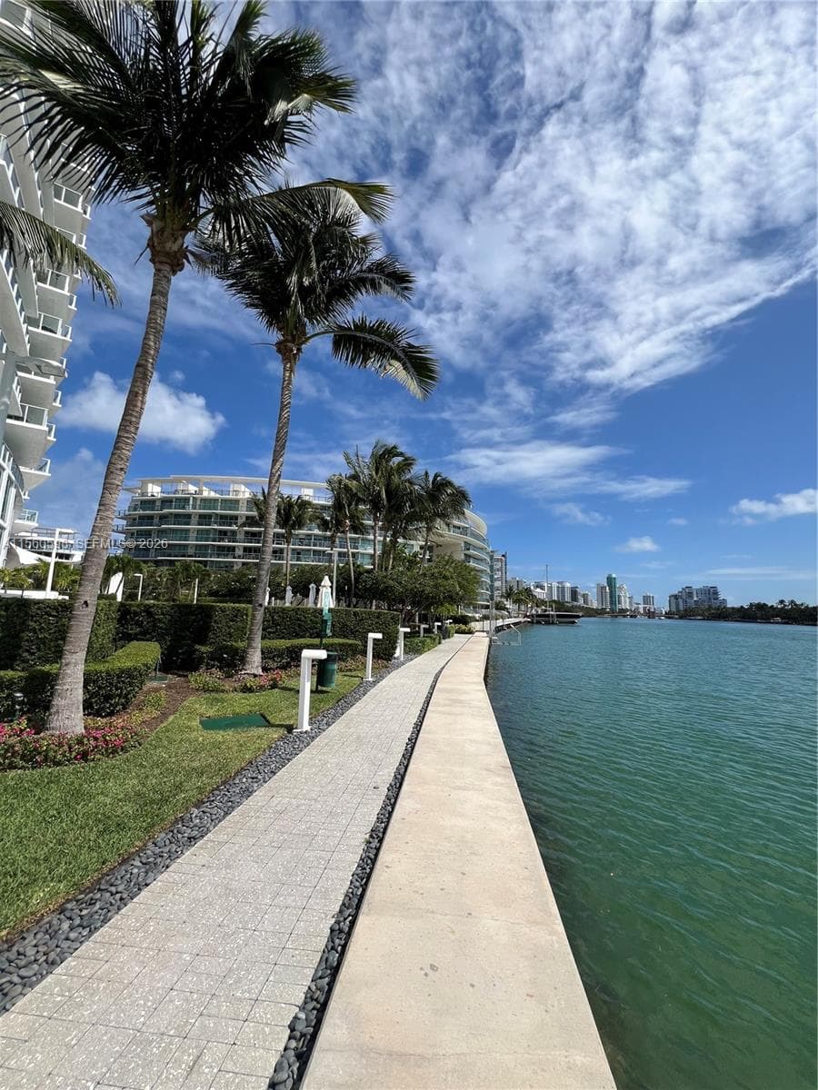 A11560598 — Miami Beach — 23