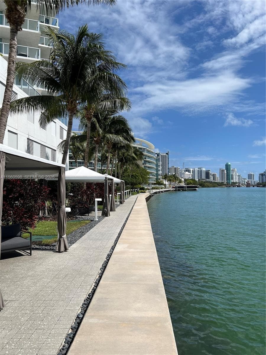 A11560598 — Miami Beach — 27