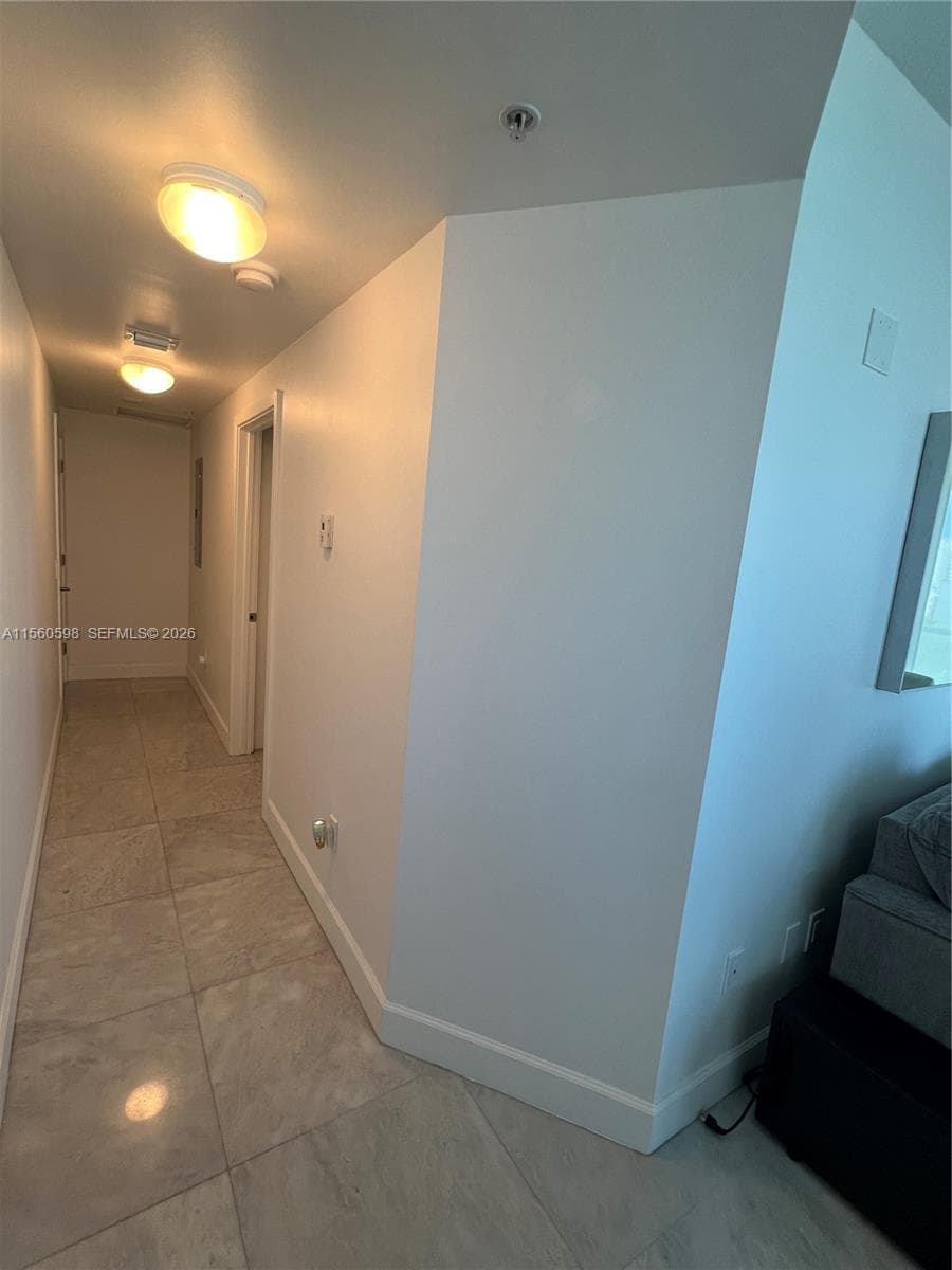 A11560598 — Miami Beach — 17