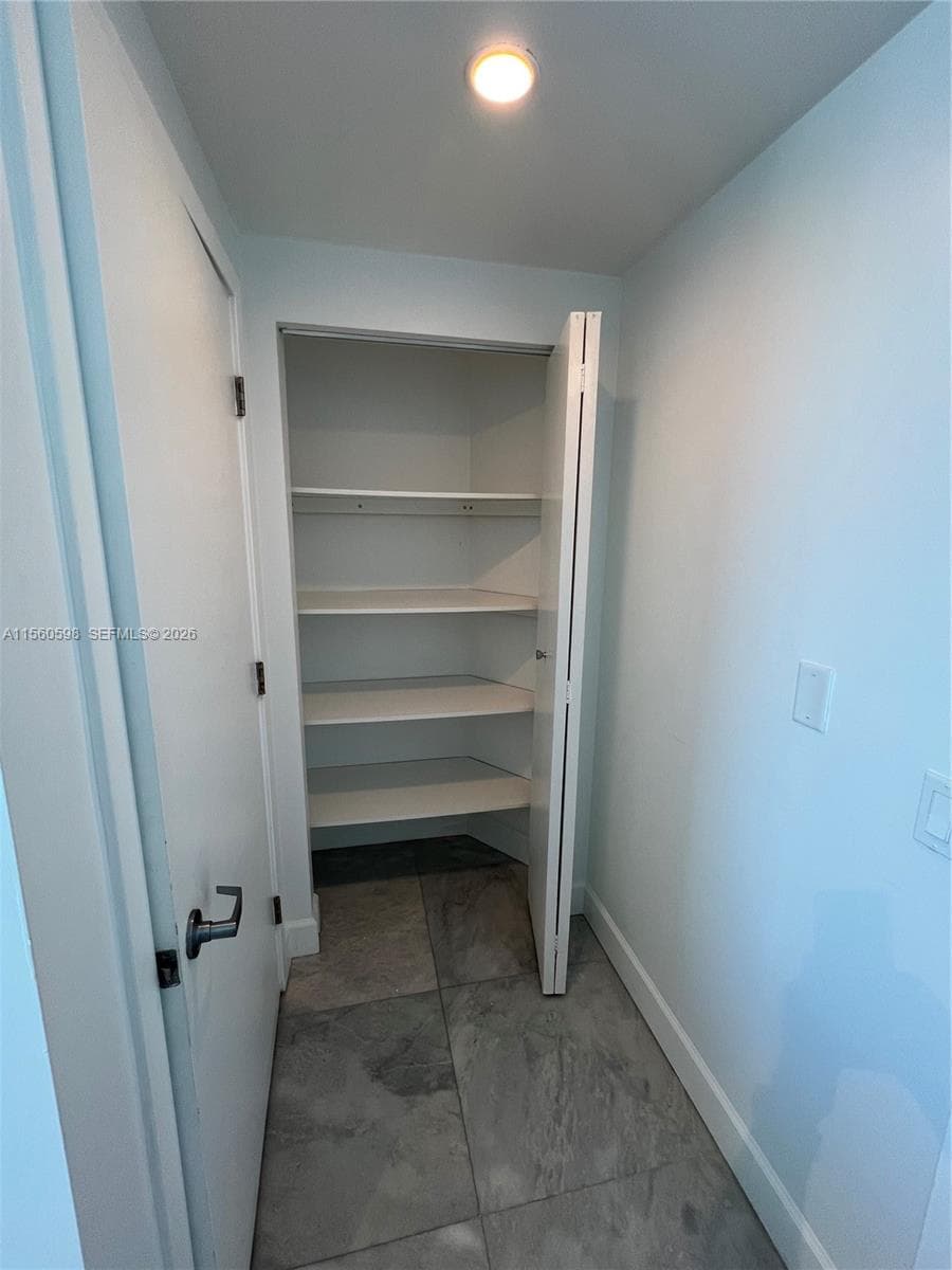 A11560598 — Miami Beach — 14