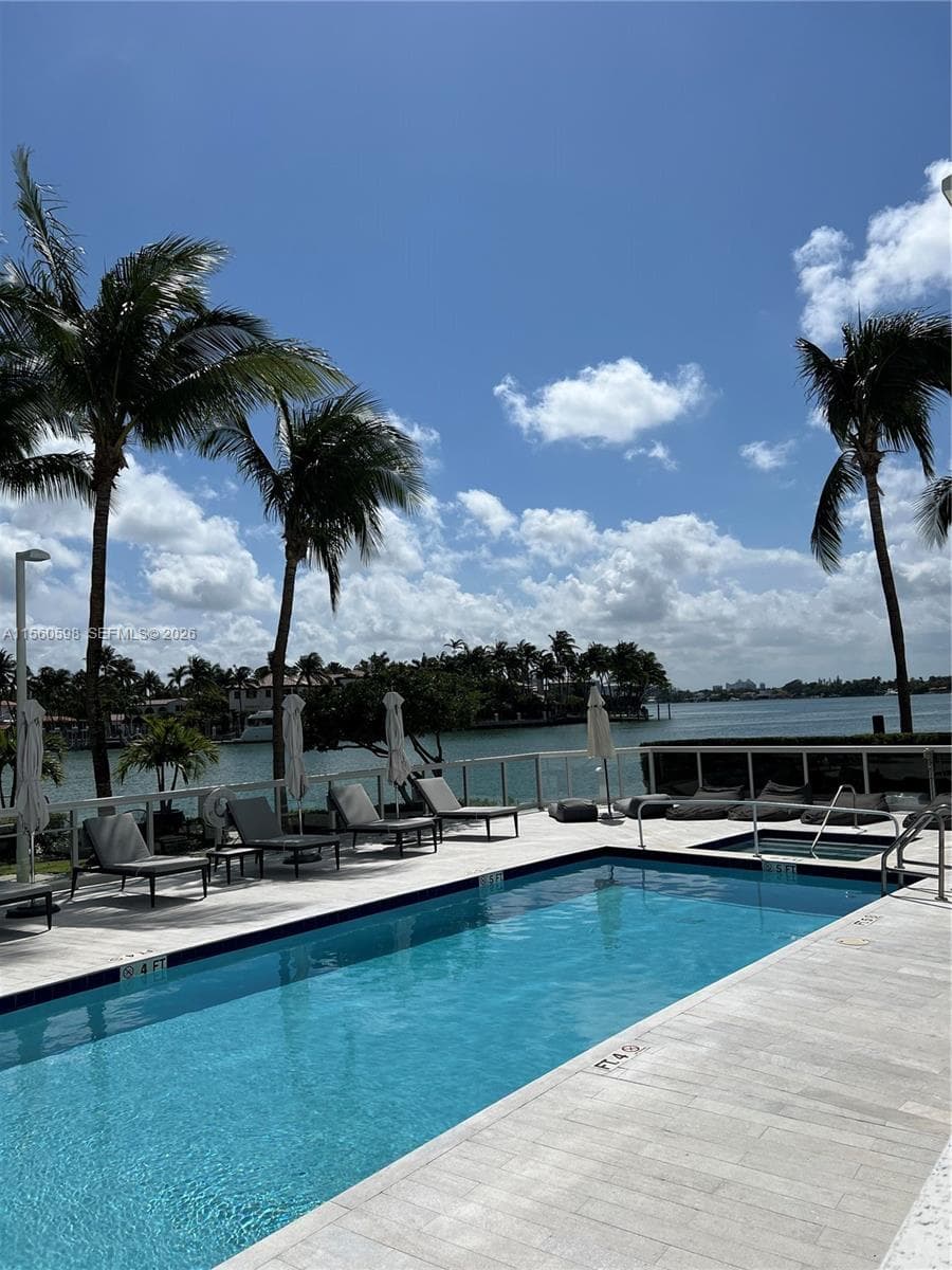 A11560598 — Miami Beach — 21