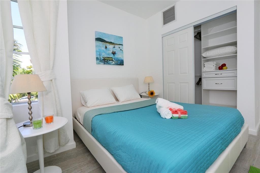 F10433726 — Miami Beach — 8