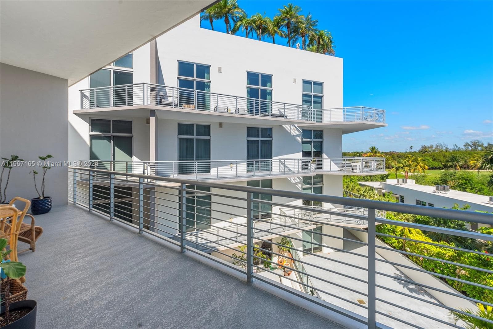A11567165 — Miami Beach — 12