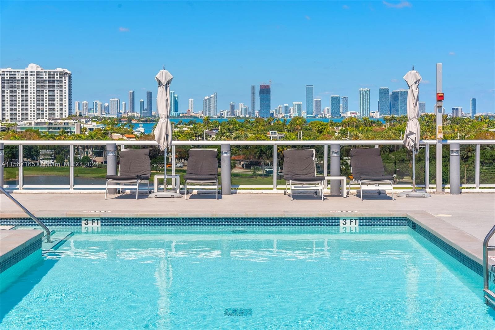 A11567165 — Miami Beach — 24