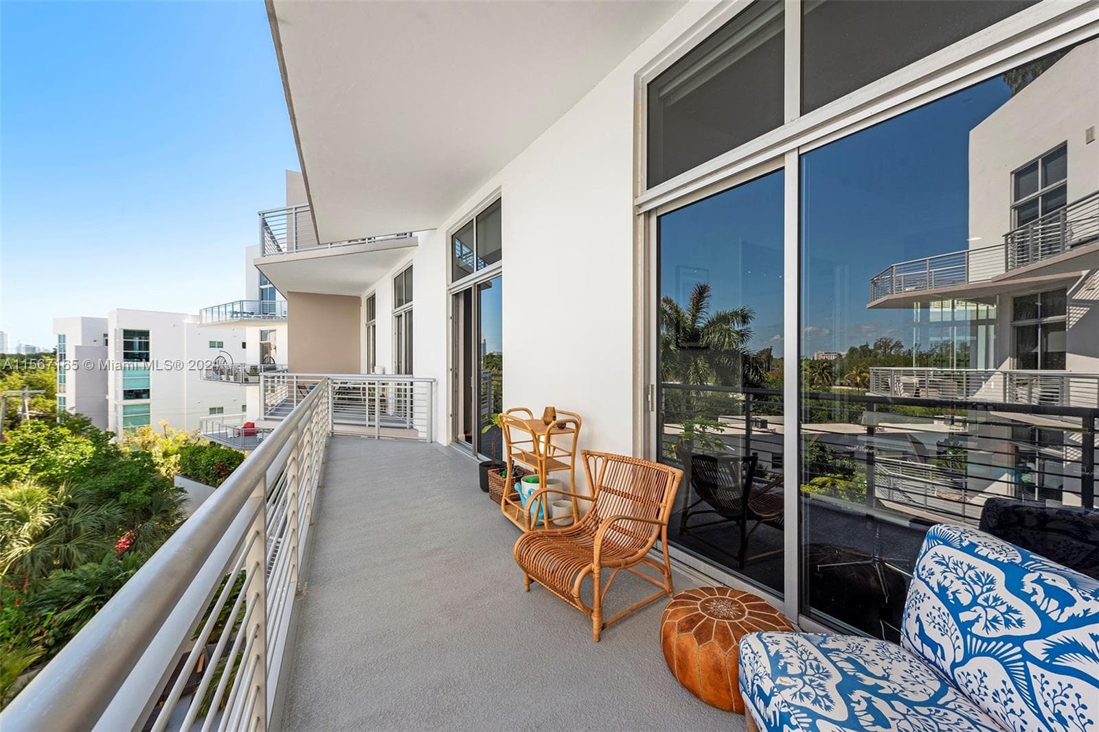 A11567165 — Miami Beach — 10