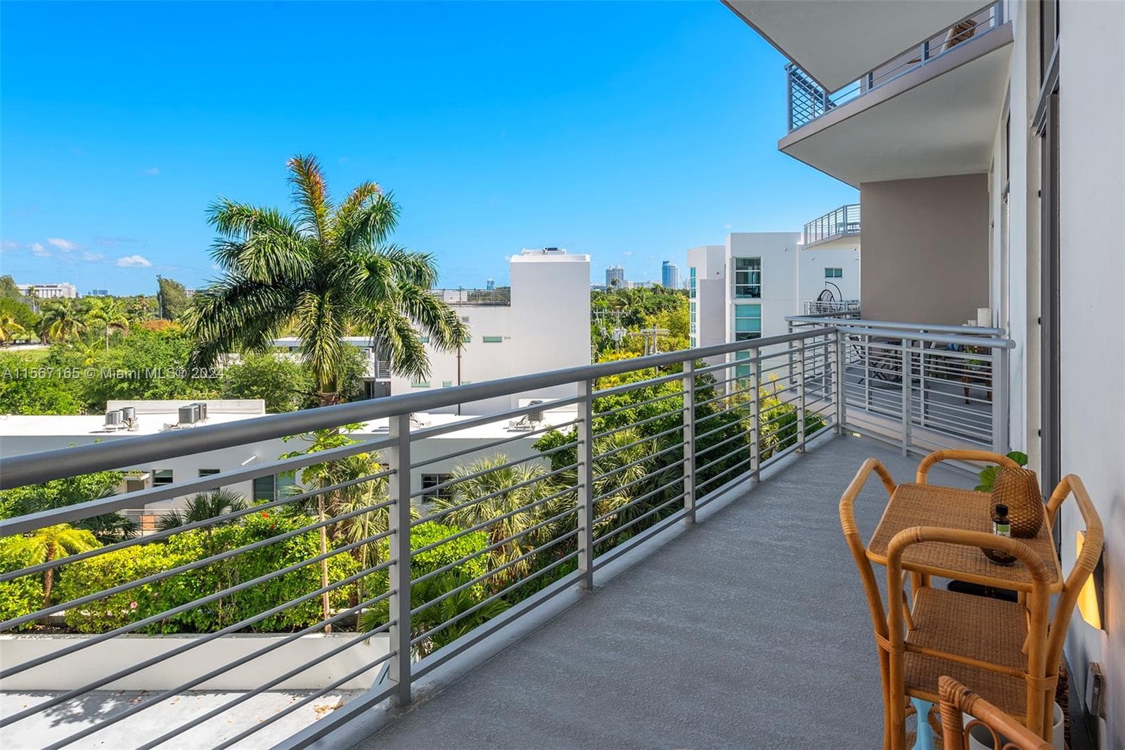 A11567165 — Miami Beach — 11