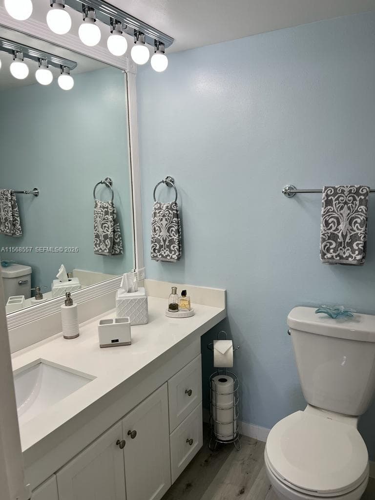 A11568557 — Miami Beach — 23