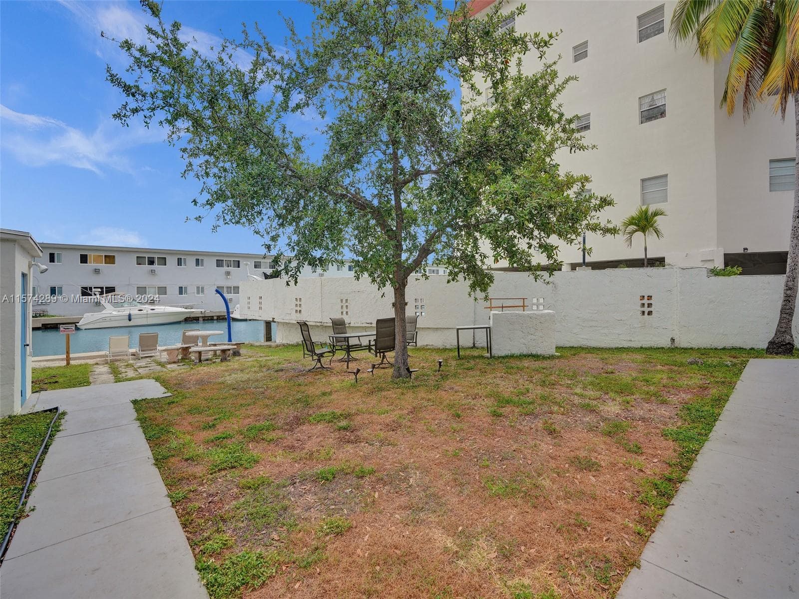 A11574289 — Miami Beach — 17