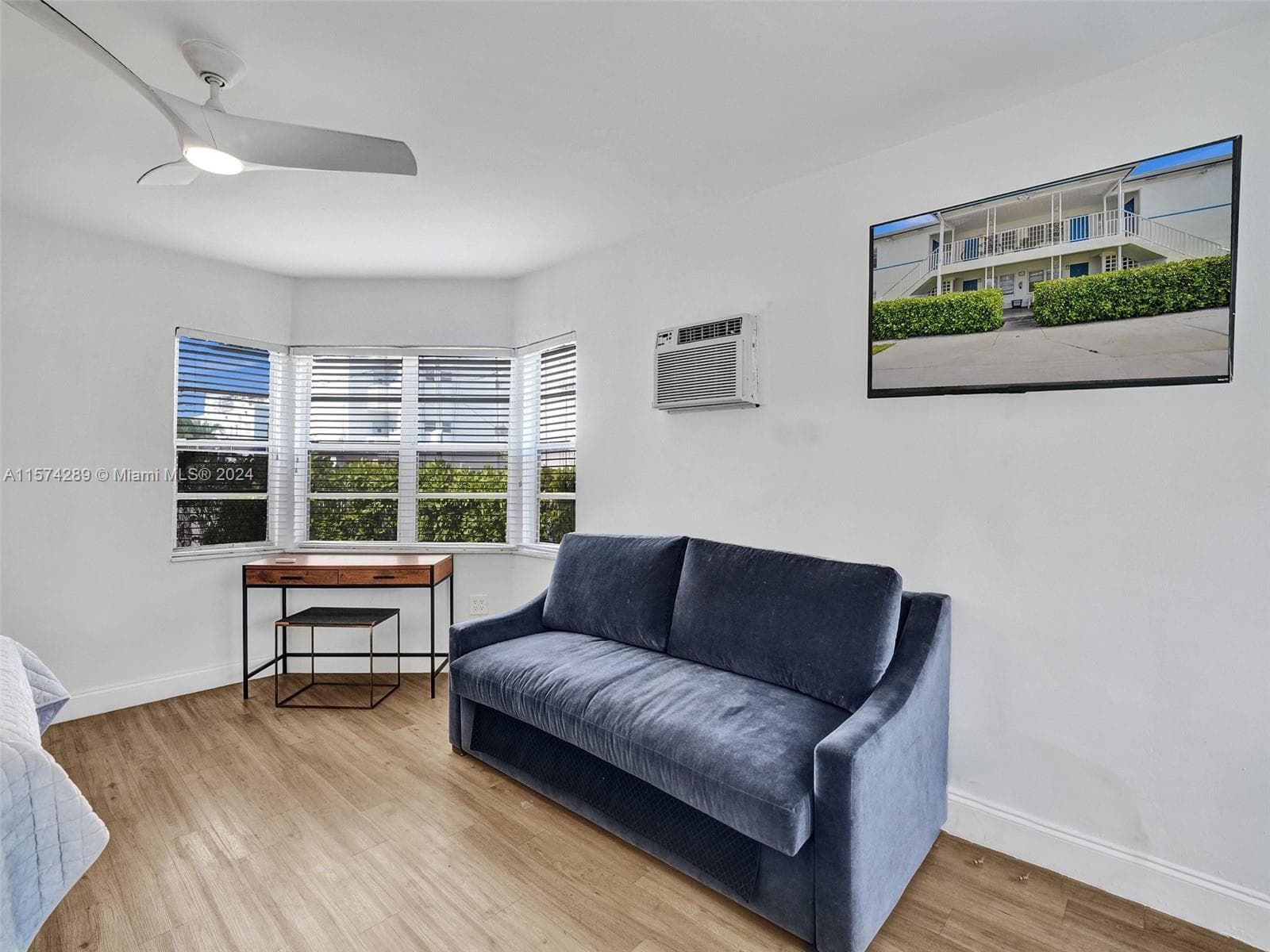 A11574289 — Miami Beach — 3