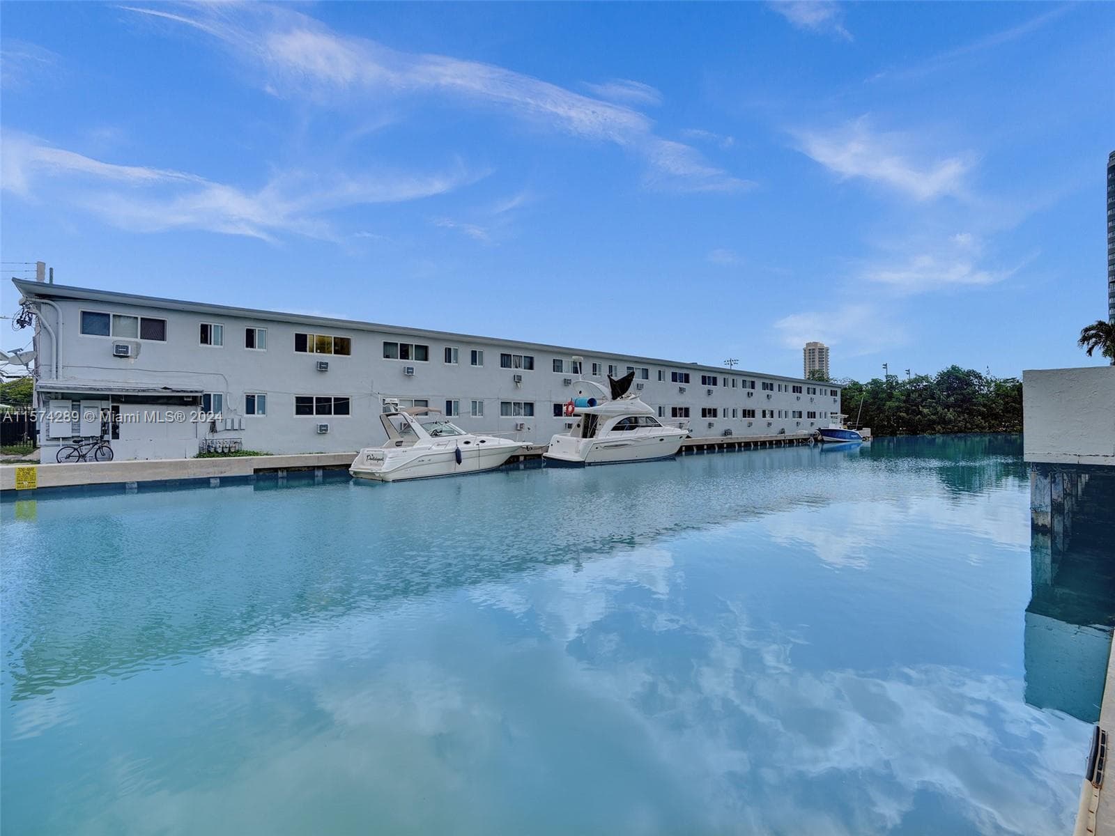 A11574289 — Miami Beach — 20