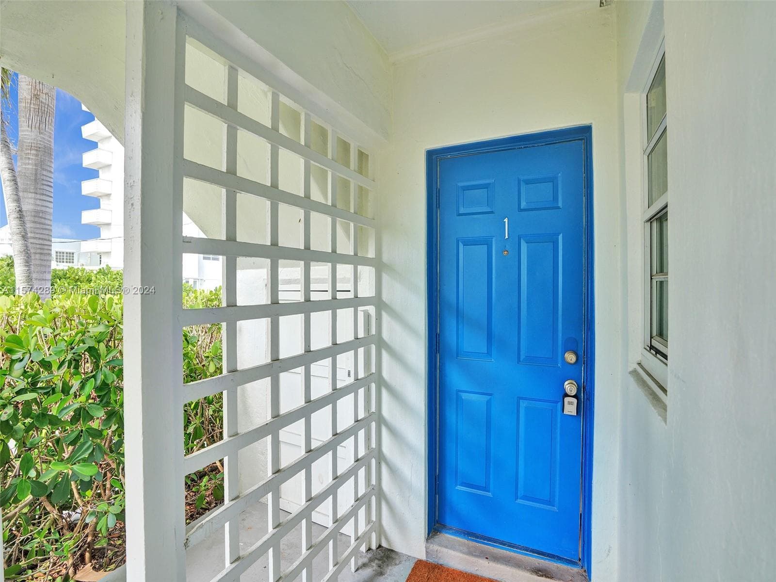 A11574289 — Miami Beach — 10