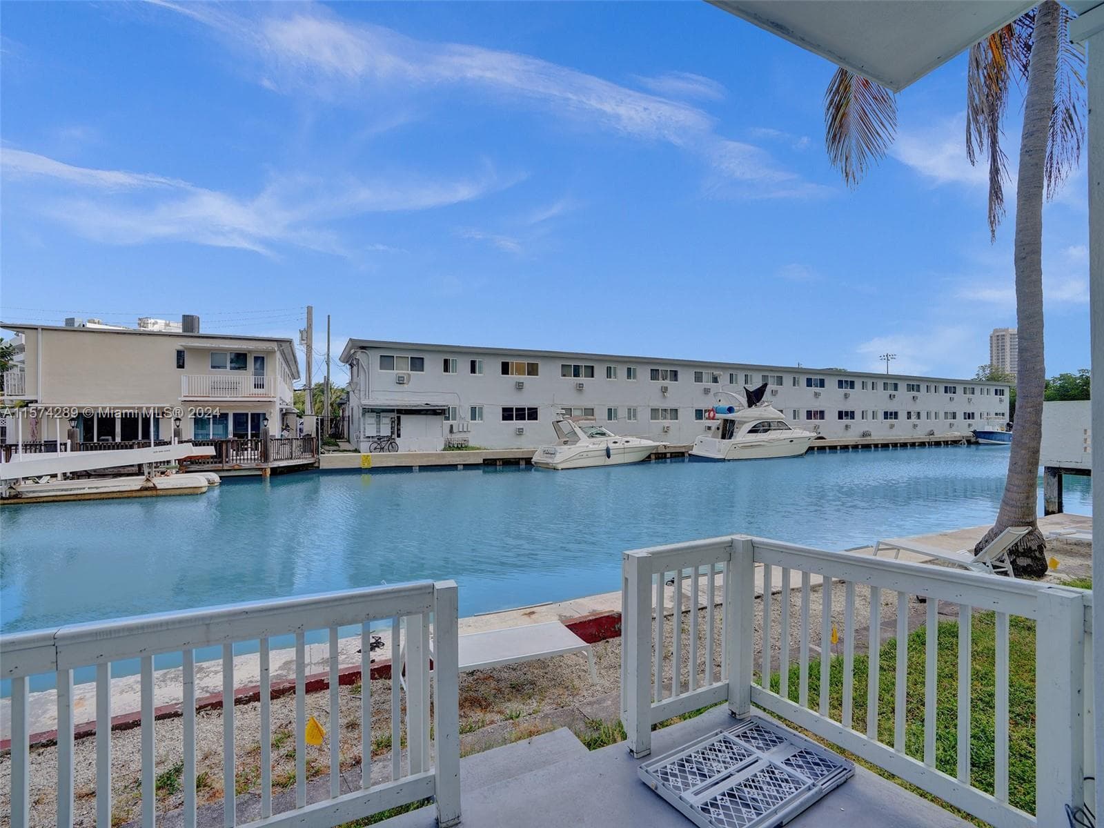 A11574289 — Miami Beach — 11