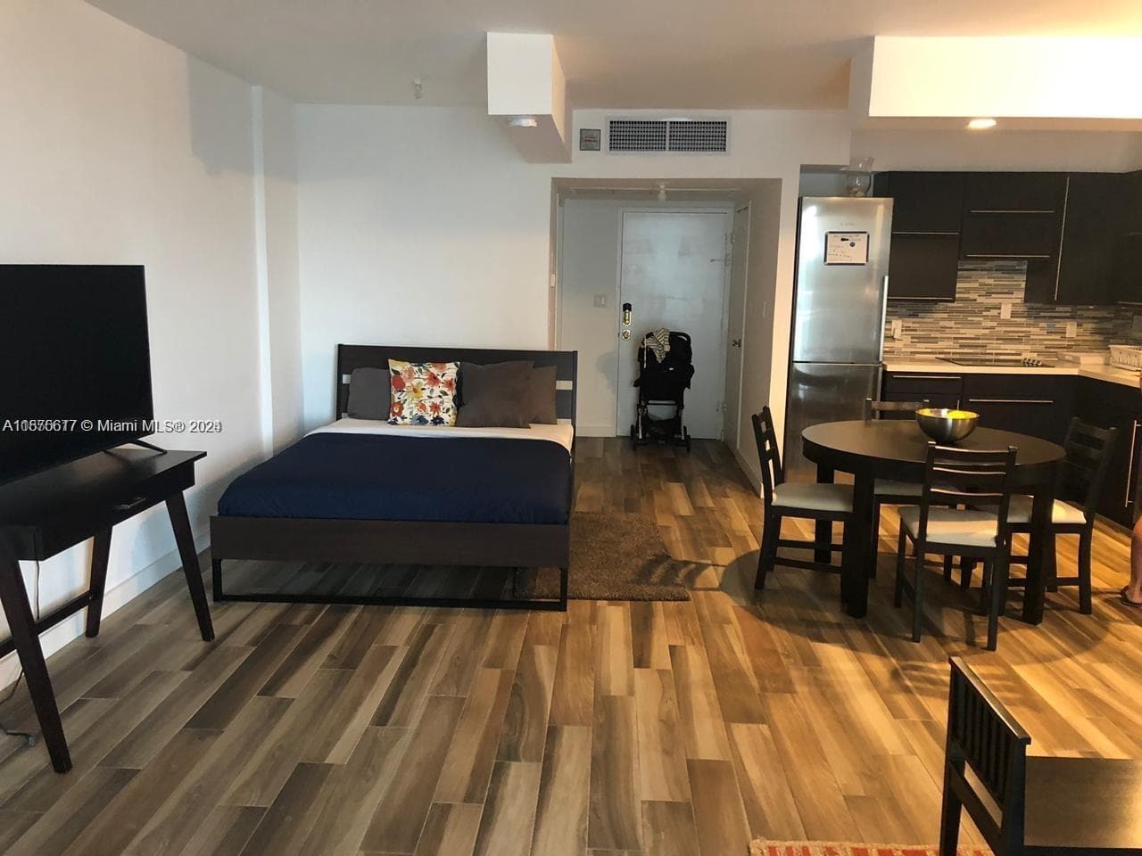 A11575617 — Miami Beach — 20