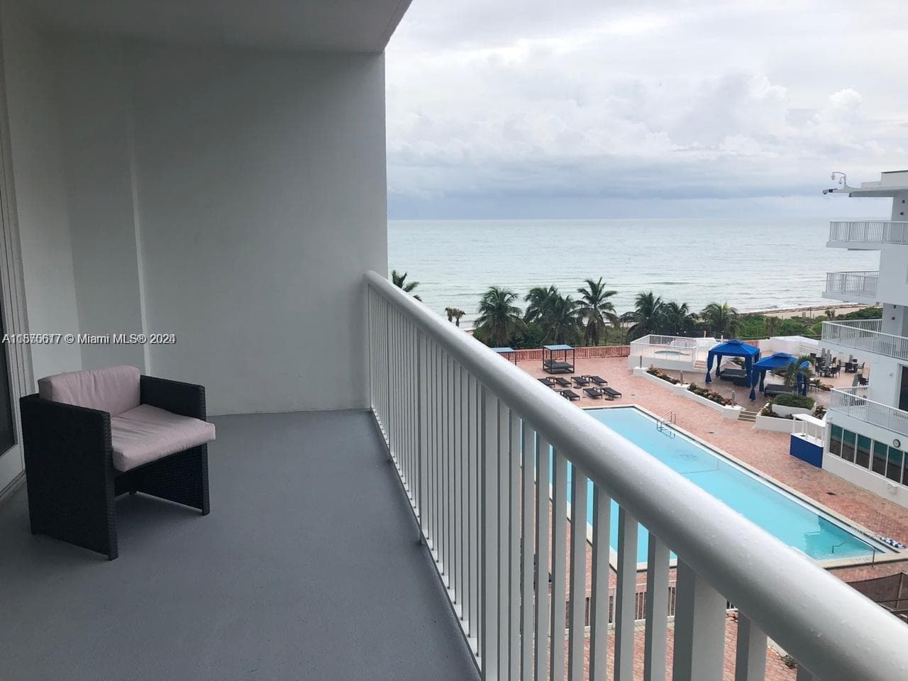 A11575617 — Miami Beach — 24