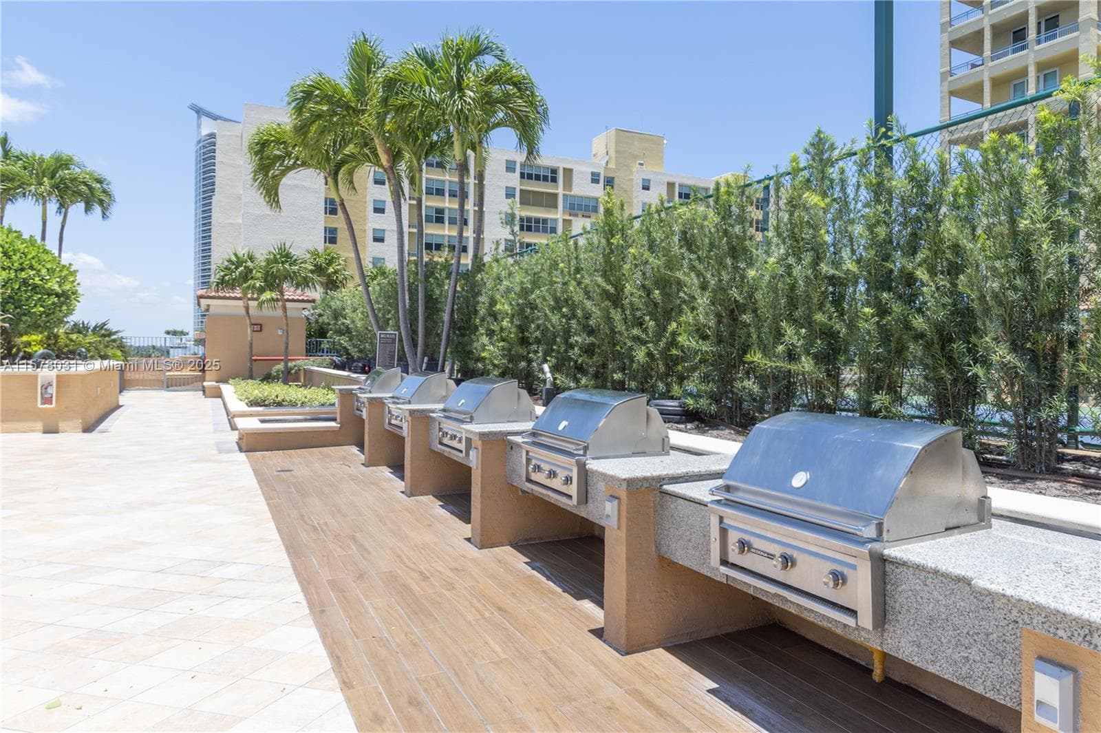 A11578031 — Miami Beach — 32