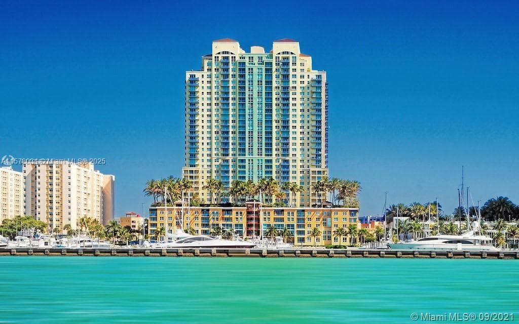 A11578031 — Miami Beach — 35