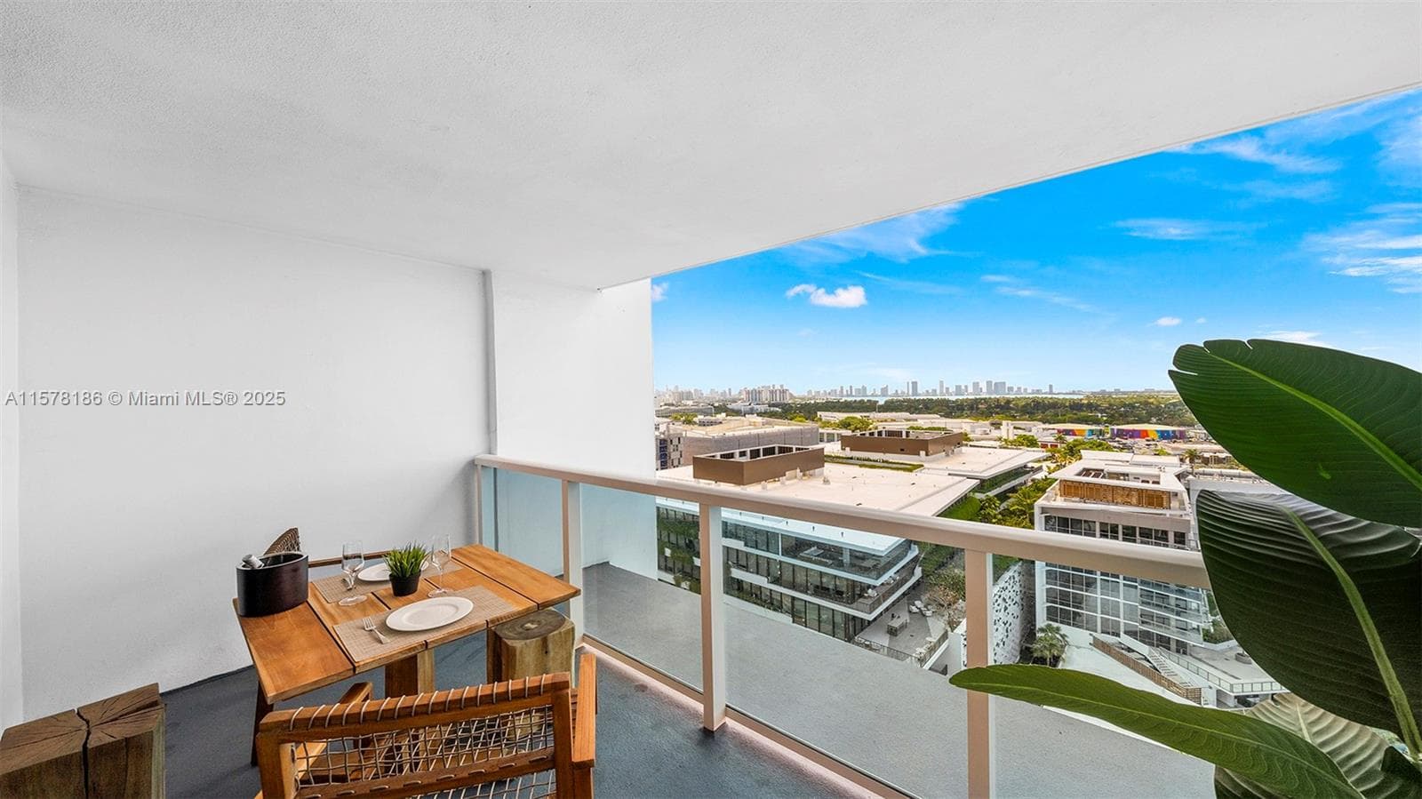 A11578186 — Miami Beach — 36