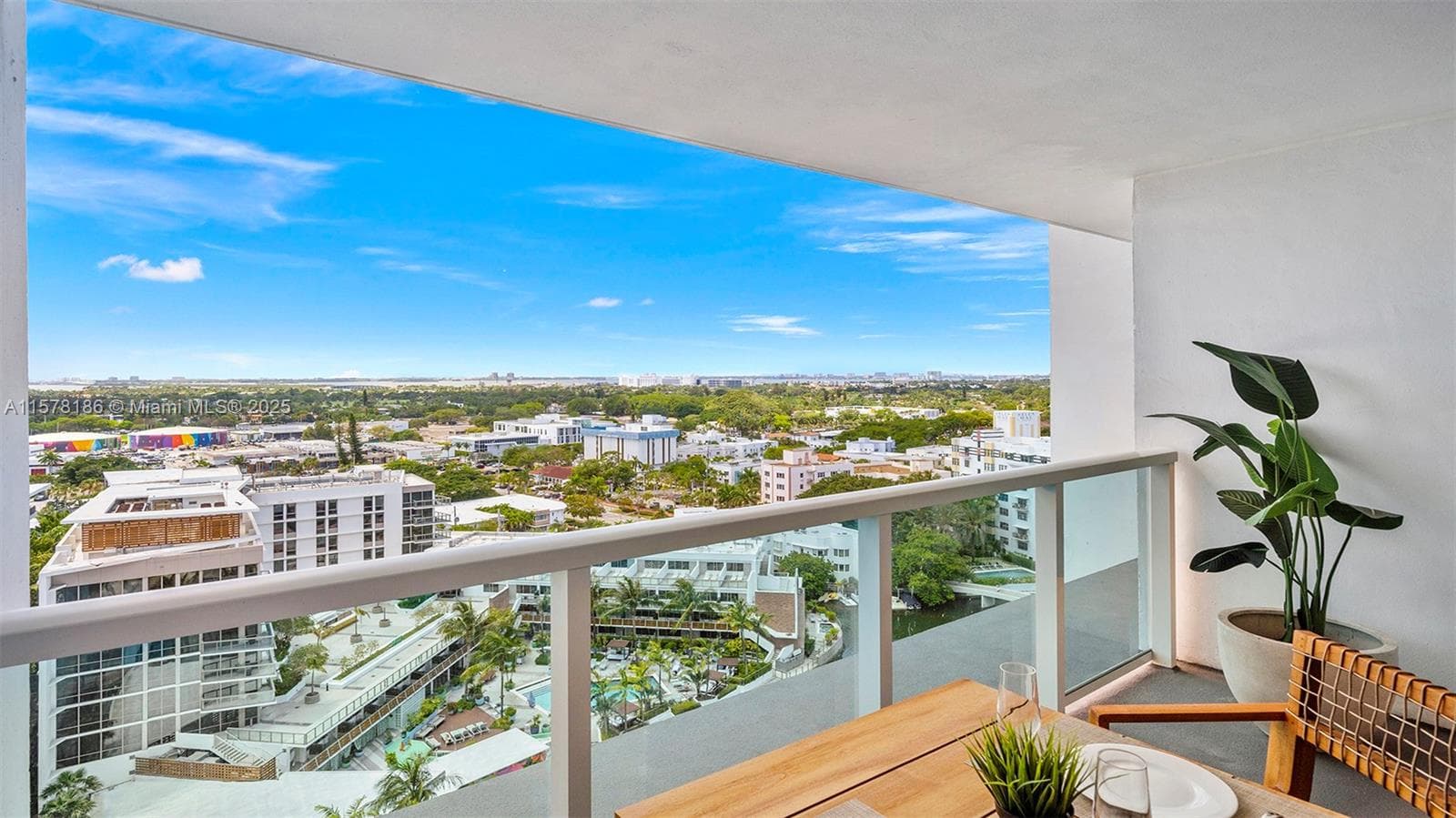 A11578186 — Miami Beach — 34