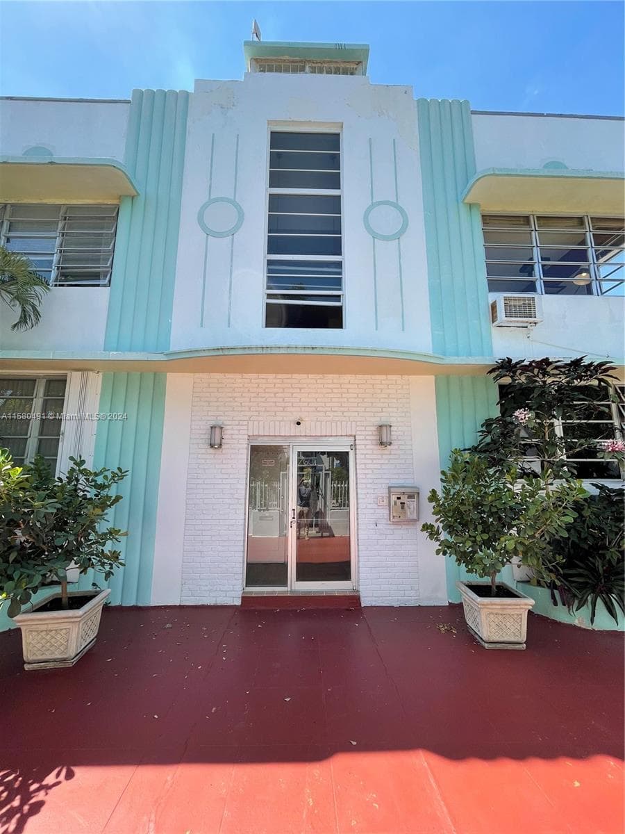 A11580491 — Miami Beach — 2