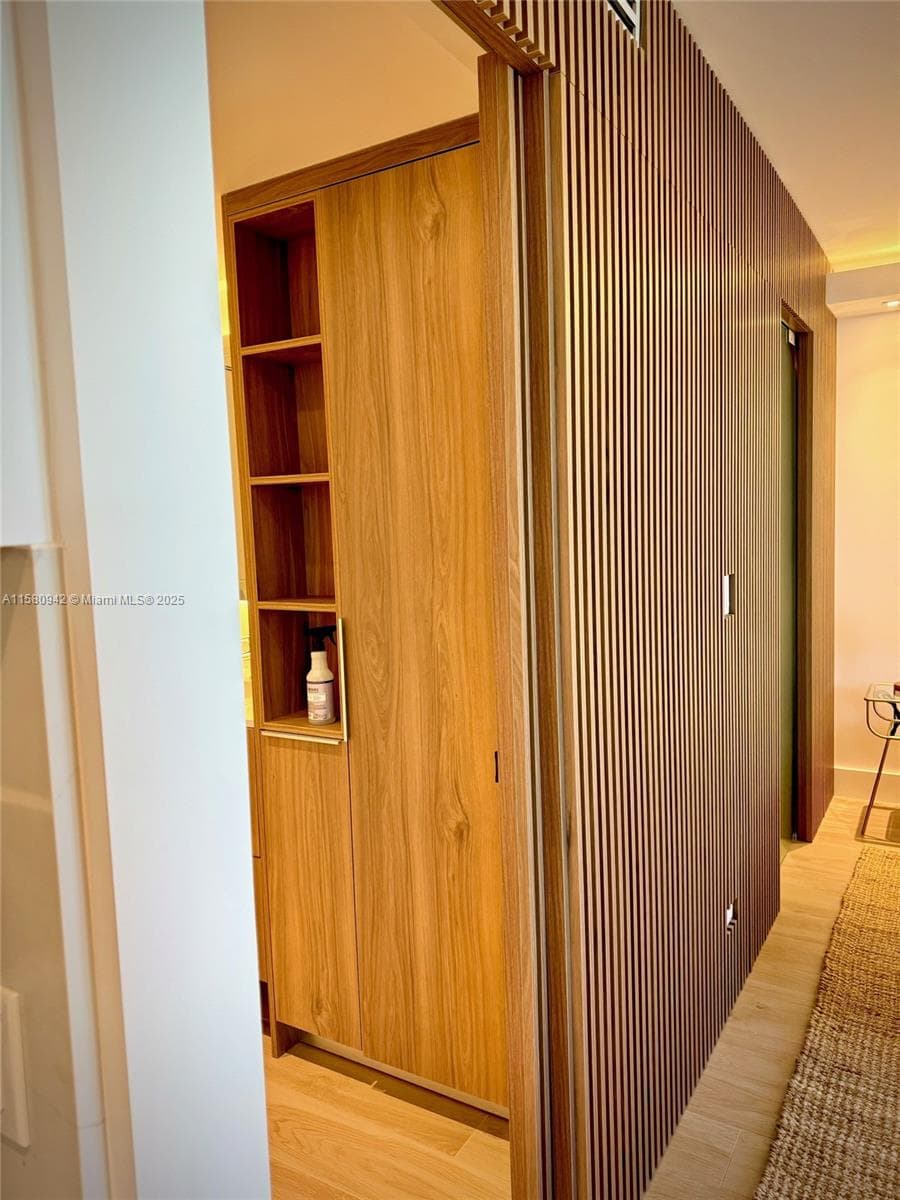 A11580942 — Miami Beach — 17
