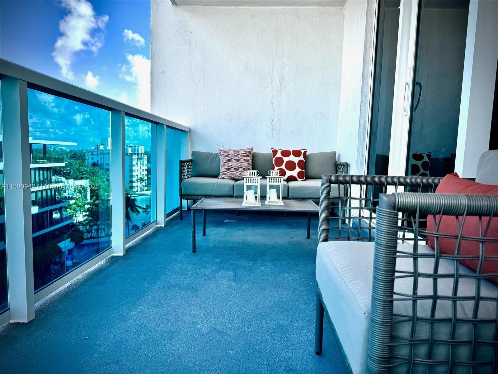 A11580942 — Miami Beach — 36