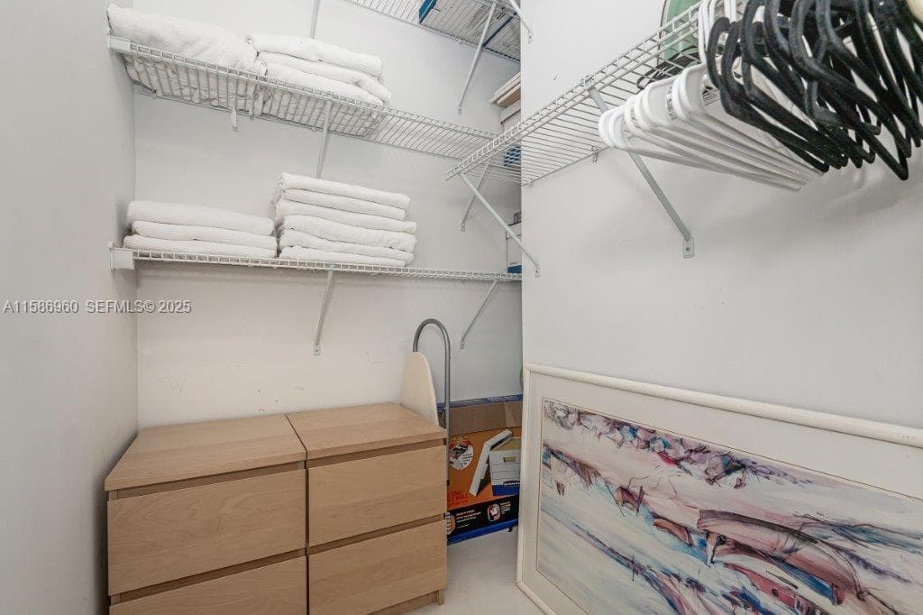 A11586960 — Miami Beach — 23