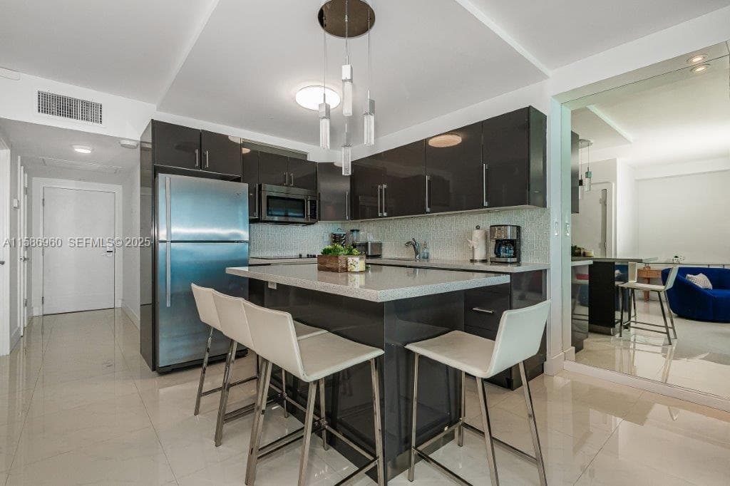 A11586960 — Miami Beach — 13