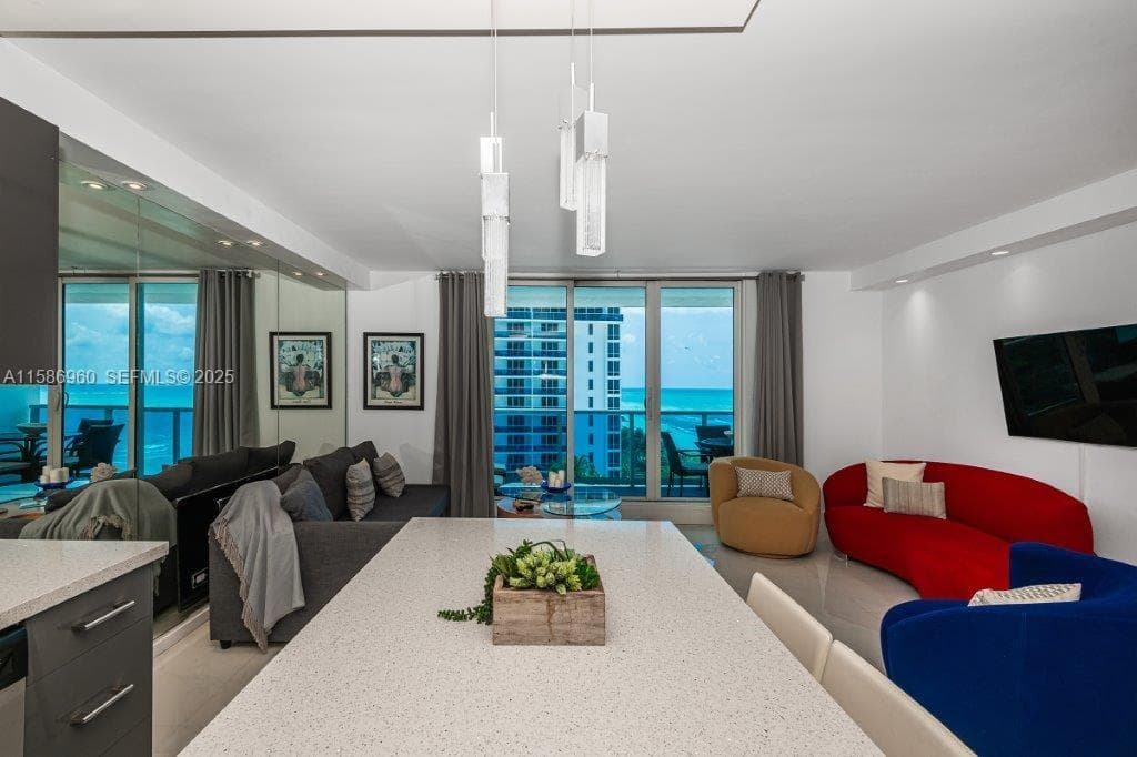 A11586960 — Miami Beach — 3