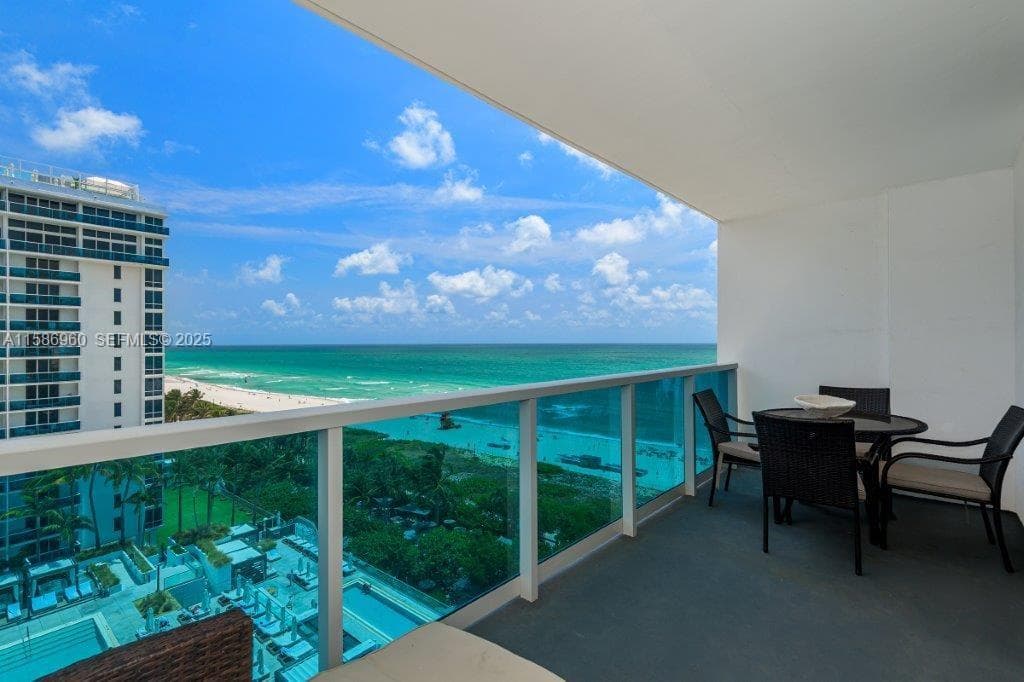 A11586960 — Miami Beach