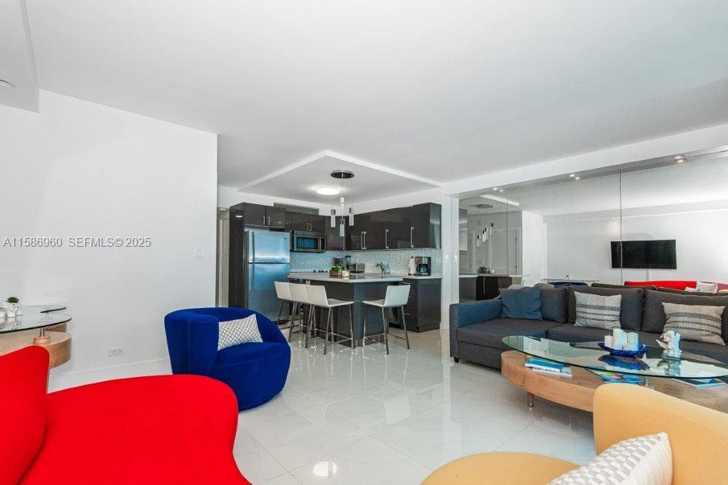 A11586960 — Miami Beach — 11