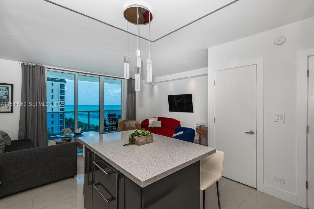 A11586960 — Miami Beach — 4