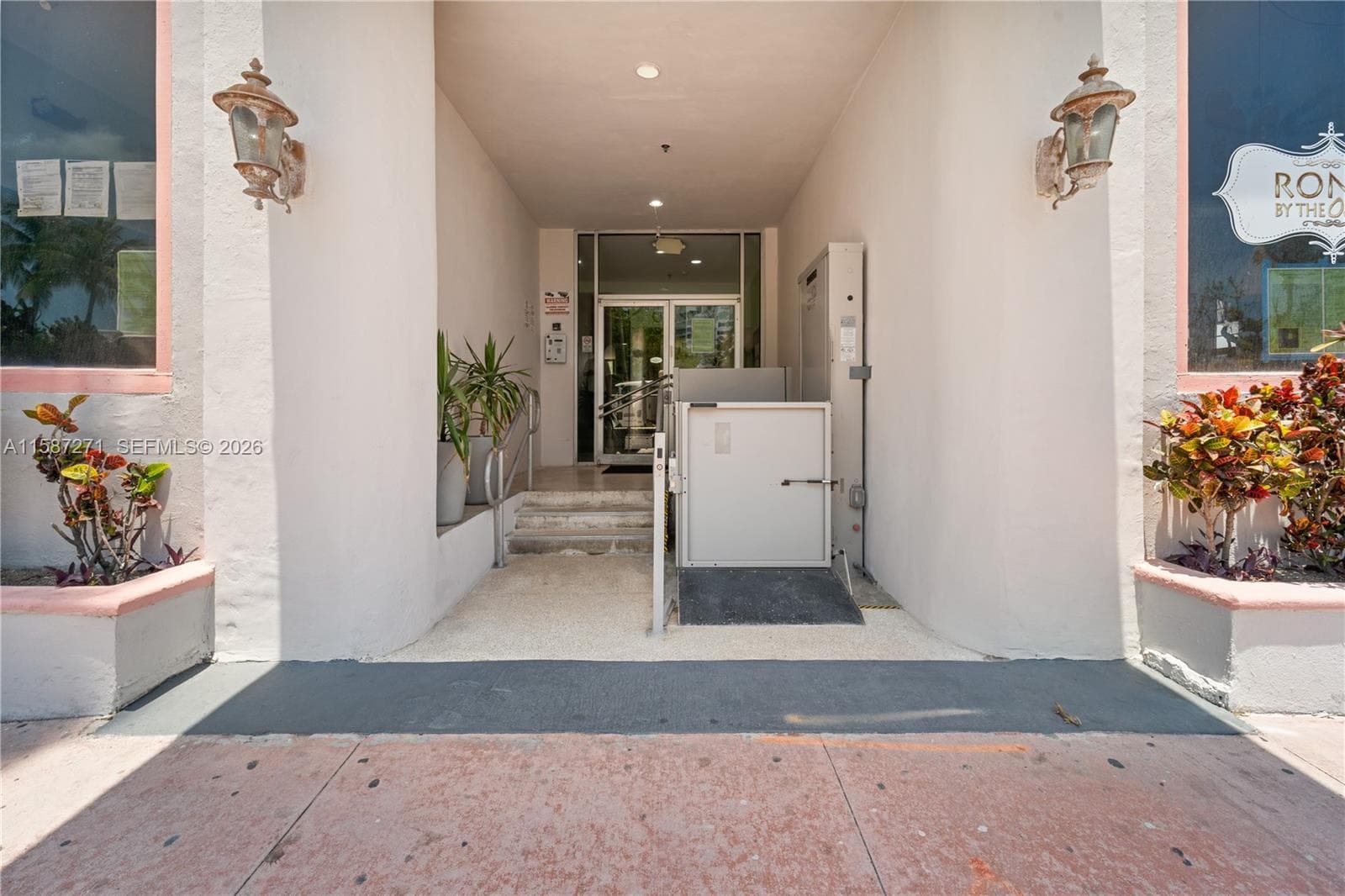 A11587271 — Miami Beach — 16