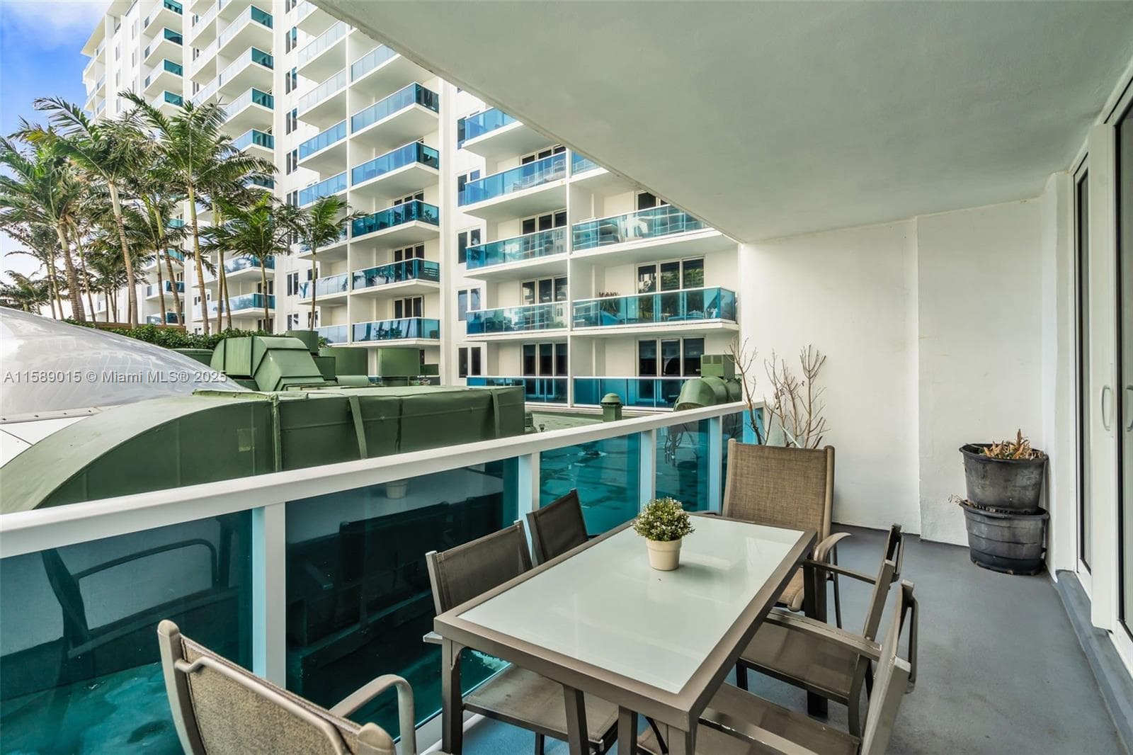 A11589015 — Miami Beach — 34