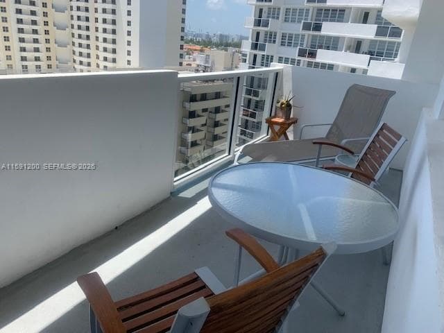 A11591200 — Miami Beach — 7