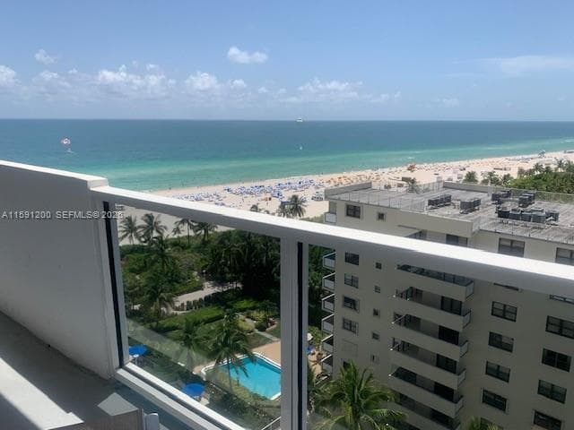 A11591200 — Miami Beach — 9