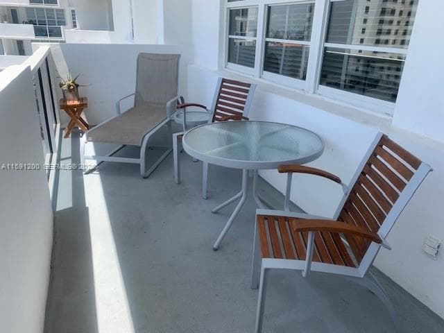 A11591200 — Miami Beach — 8