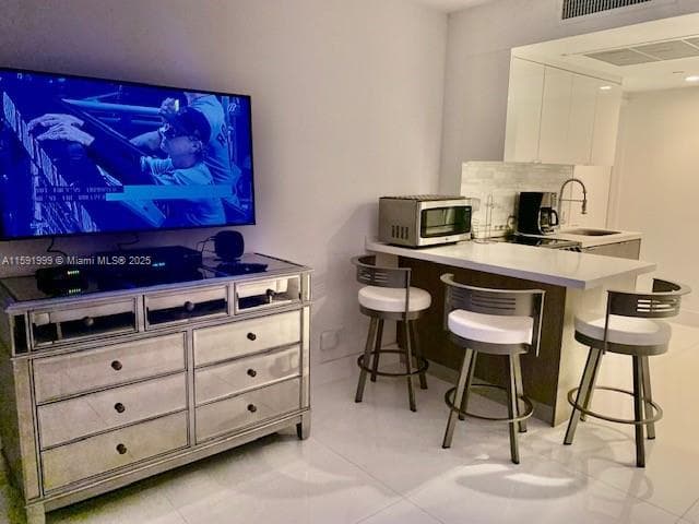 A11591999 — Miami Beach — 16