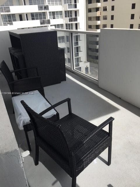 A11591999 — Miami Beach — 22