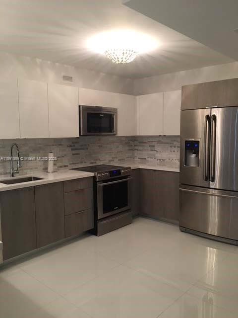 A11591999 — Miami Beach — 7
