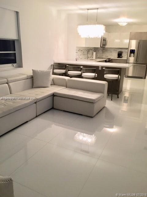 A11591999 — Miami Beach — 3