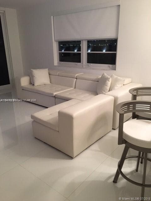A11591999 — Miami Beach — 4