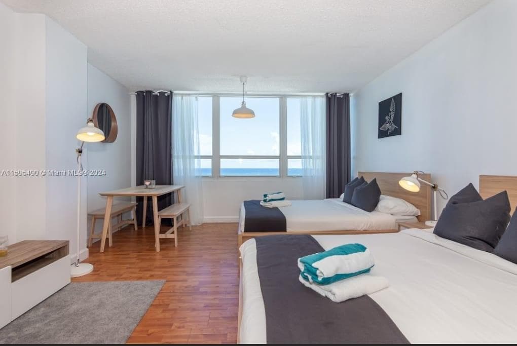 A11595490 — Miami Beach — 3