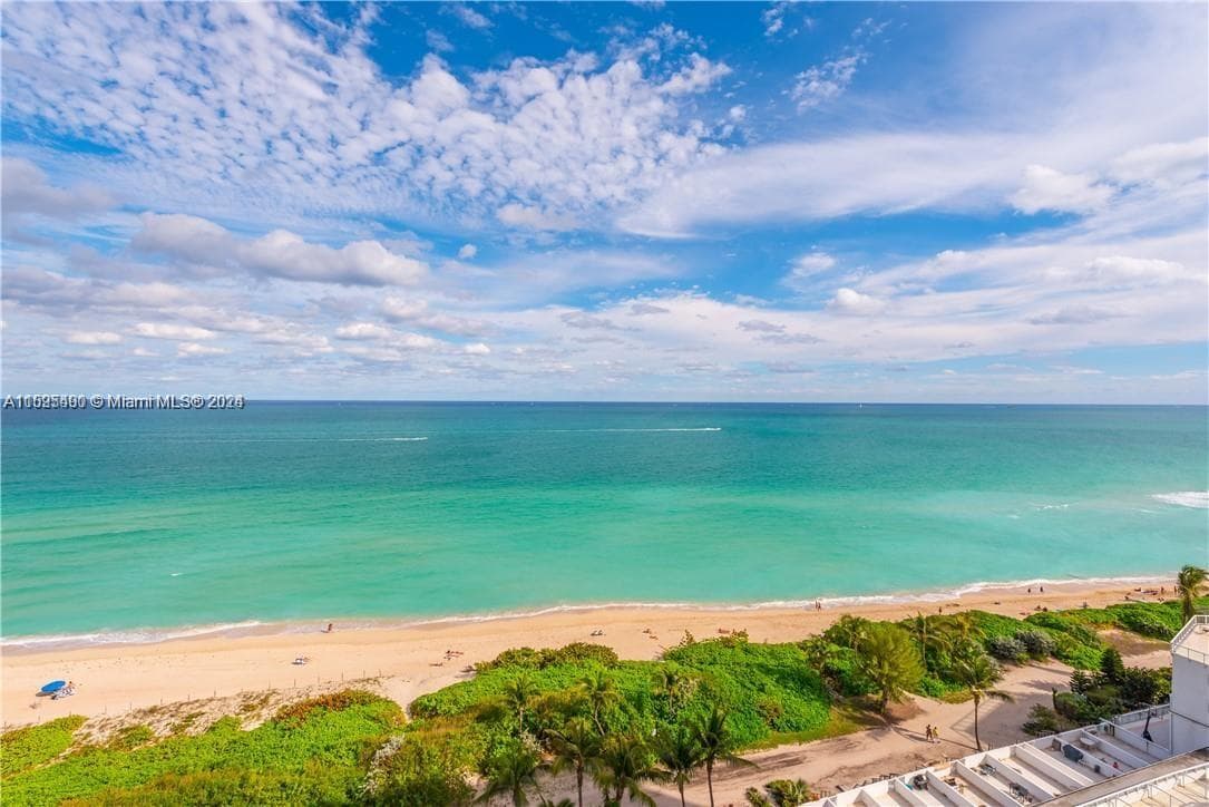 A11595490 — Miami Beach — 8