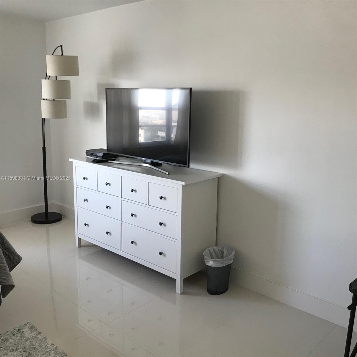 A11598381 — Miami Beach — 23