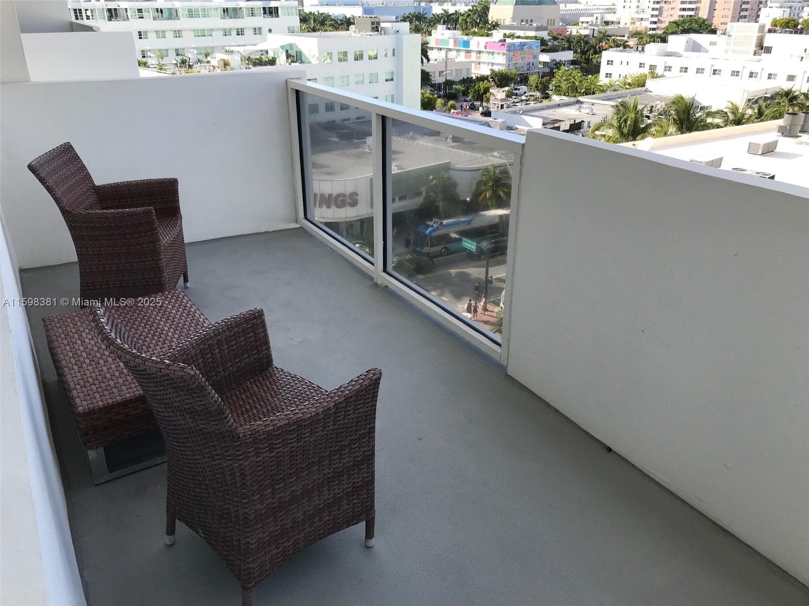 A11598381 — Miami Beach — 27