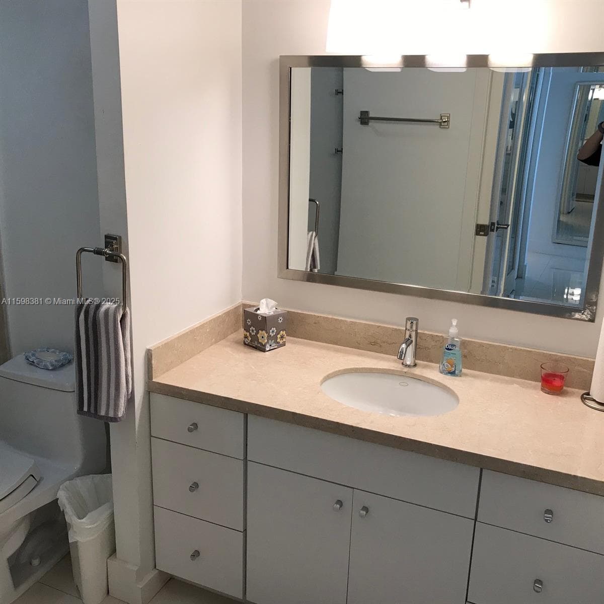 A11598381 — Miami Beach — 16